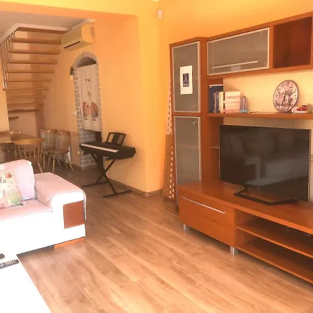 Chezemi Private Two Floors - Lakeview-big Garden Guest house