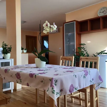 Chezemi Private Two Floors - Lakeview-big Garden Pensionat